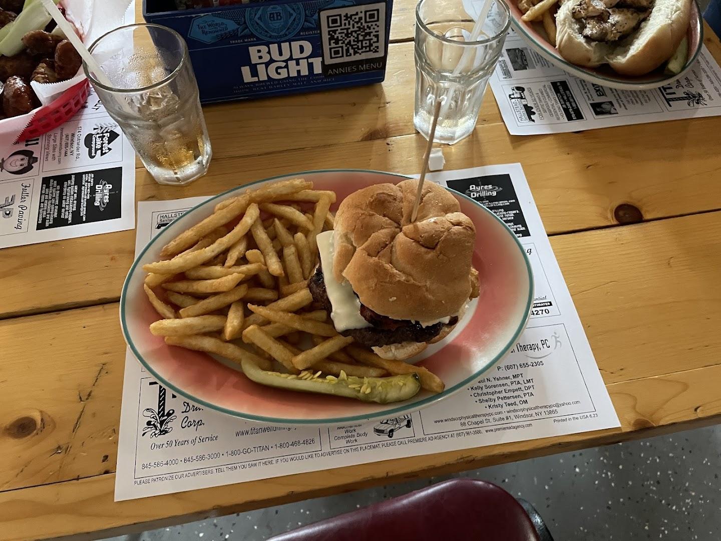 Annie's Bar & Grill